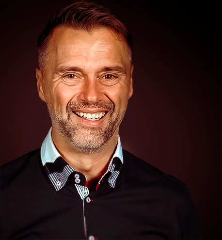 <strong>Paul</strong><br />
- General Manager<br />
[icon type=