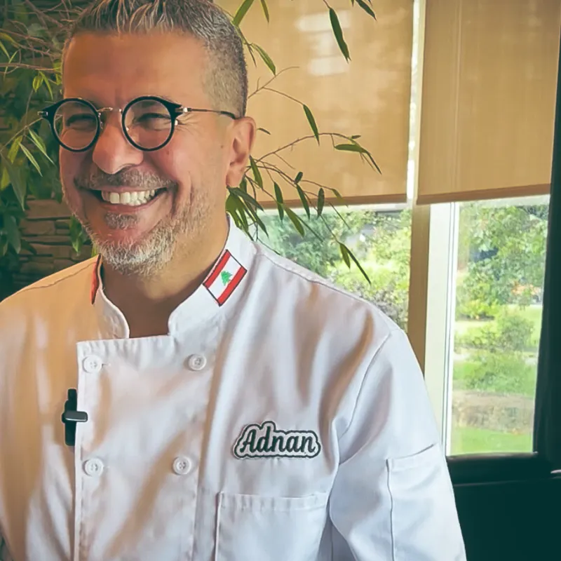 <strong>Adnan El-Khouri</strong><br />
- chef de service alimentaire <br />
[icon type=